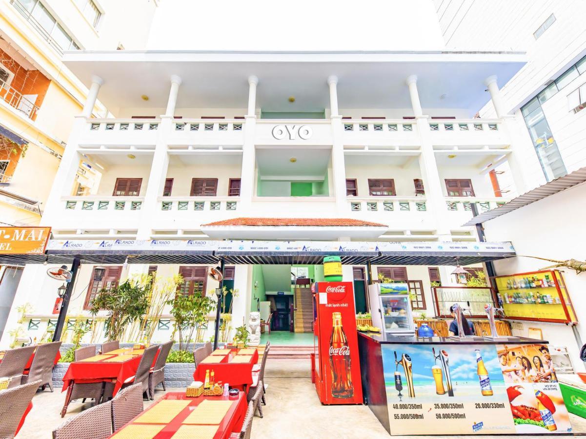 Oyo 381 Tuyet Mai Hotel Nha Trang Esterno foto